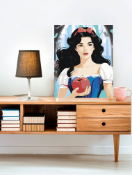 Картина по номерам &amp;quot;Симпатичная брюнетка с яблоком&amp;quot;